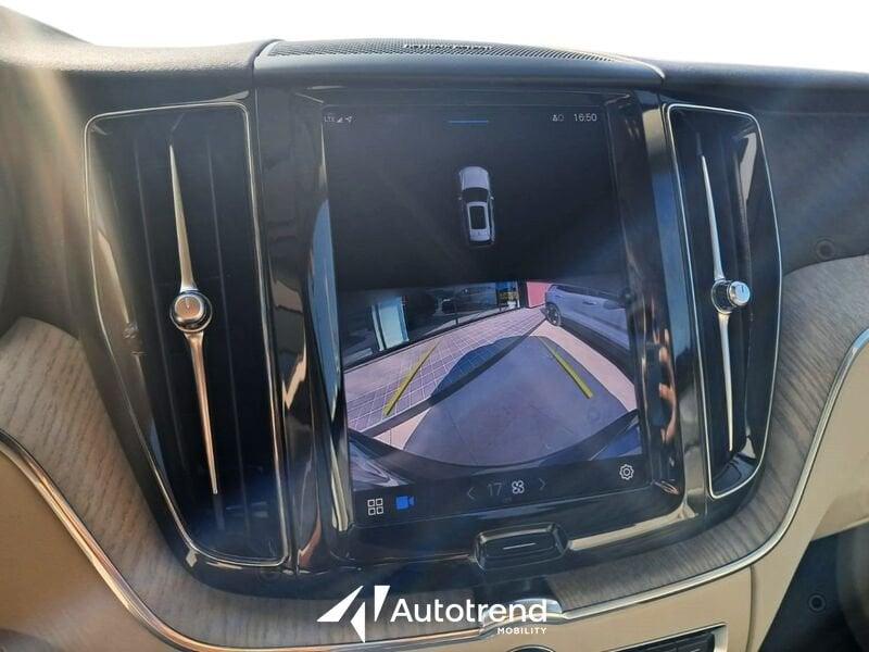 Volvo XC60 B4 197+14 CV AWD Automatica Mild Hybrid Diesel Plus Bright