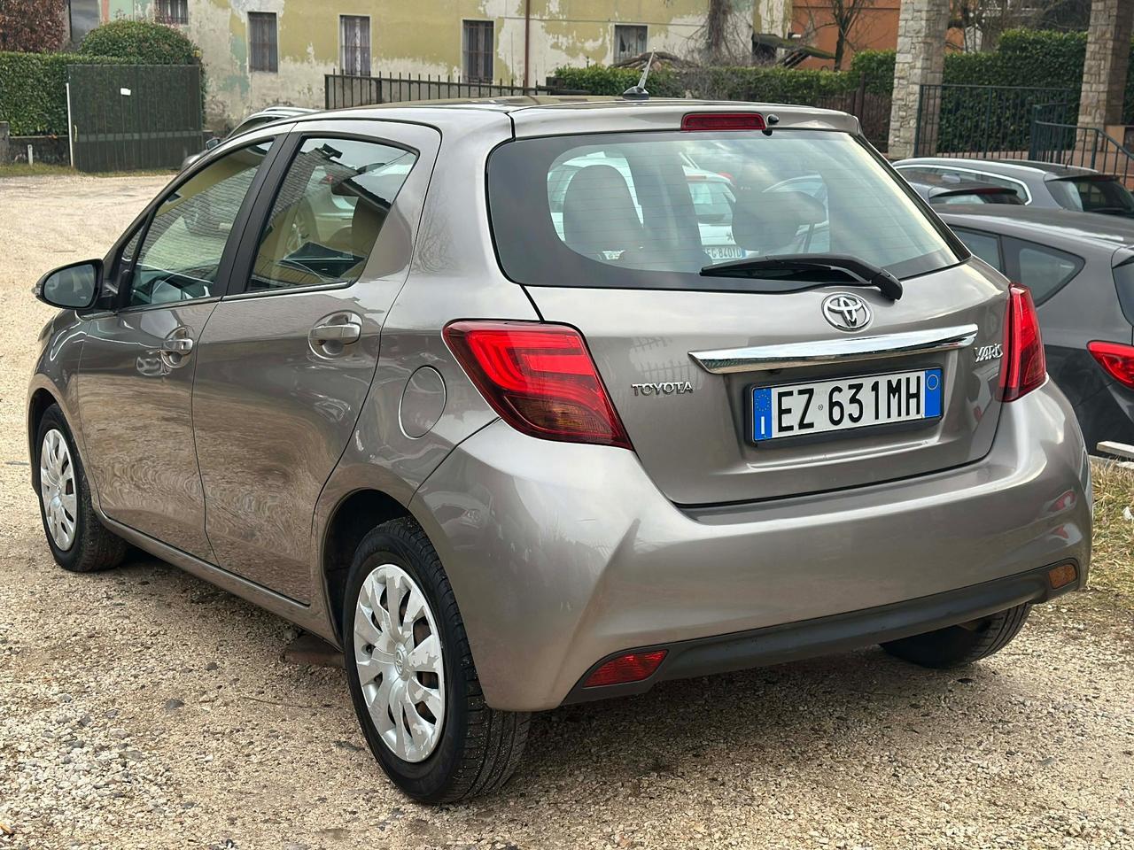 Toyota YARIS 1.0 5P ACTIVE NEOPAT KMCERT GARANZ