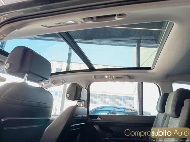 VOLKSWAGEN Touran 1.6 TDI 115 CV SCR DSG Executive BlueMotion Tech.