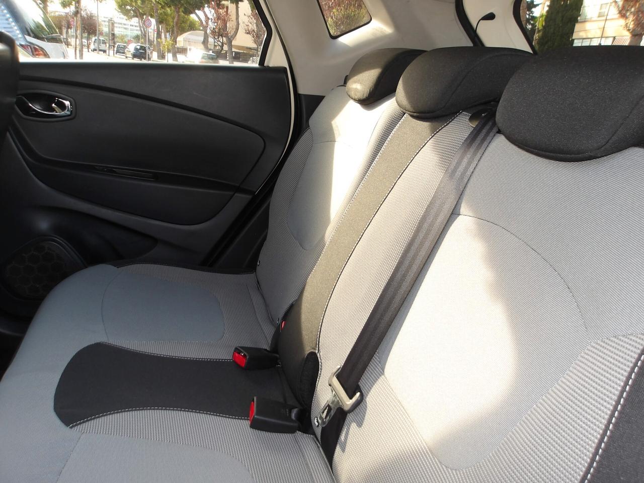 RENAULT CAPTUR 1.5 DCI- AUTO-RETROC-GARANZIA FULL