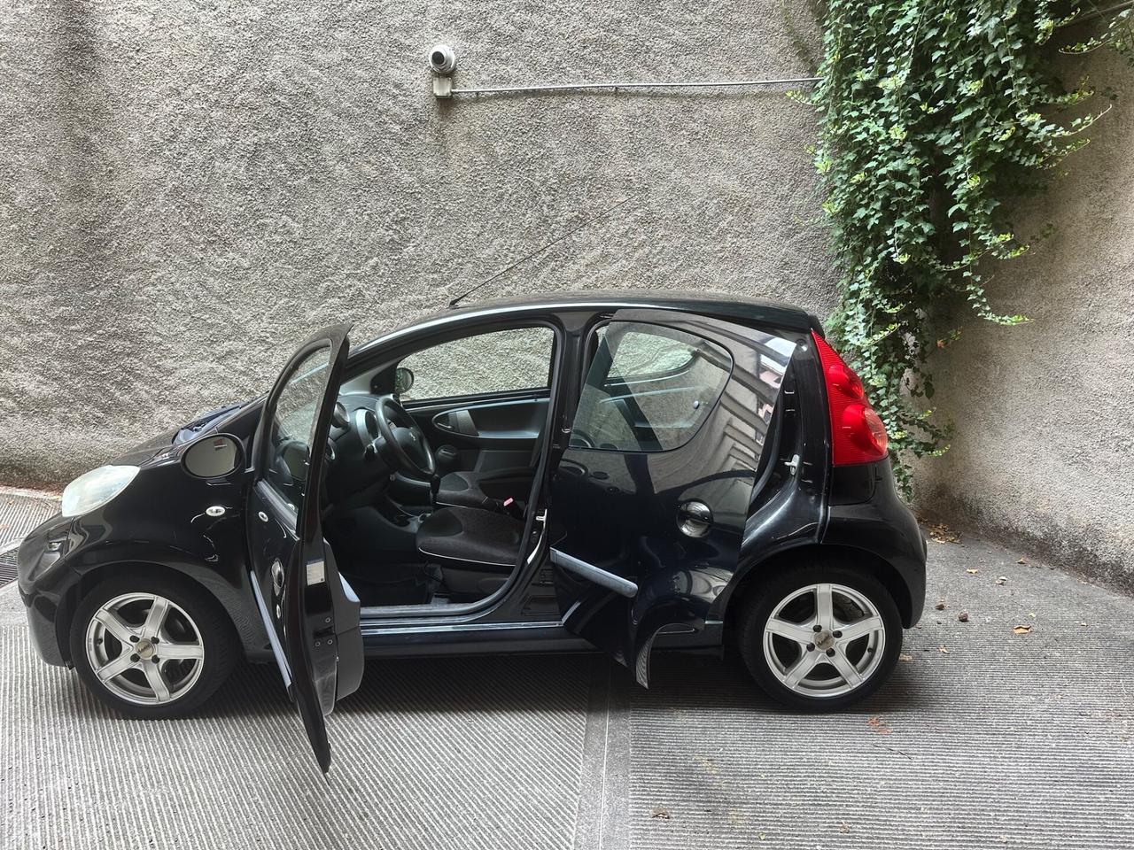 Peugeot 107 1.0 68CV 5p. Plaisir