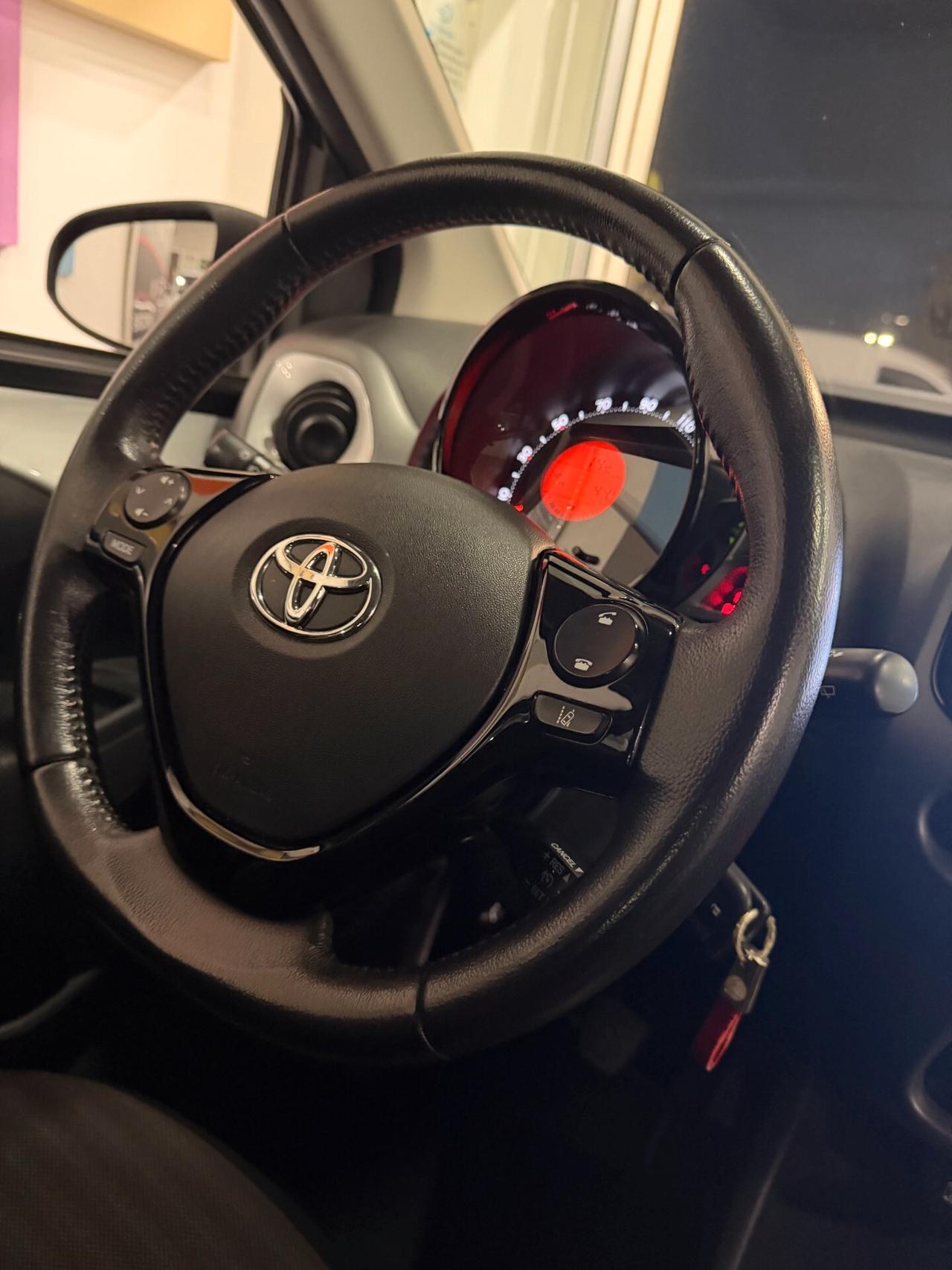 Toyota Aygo 1.0 VVT-i 72 CV 5 porte x-cool