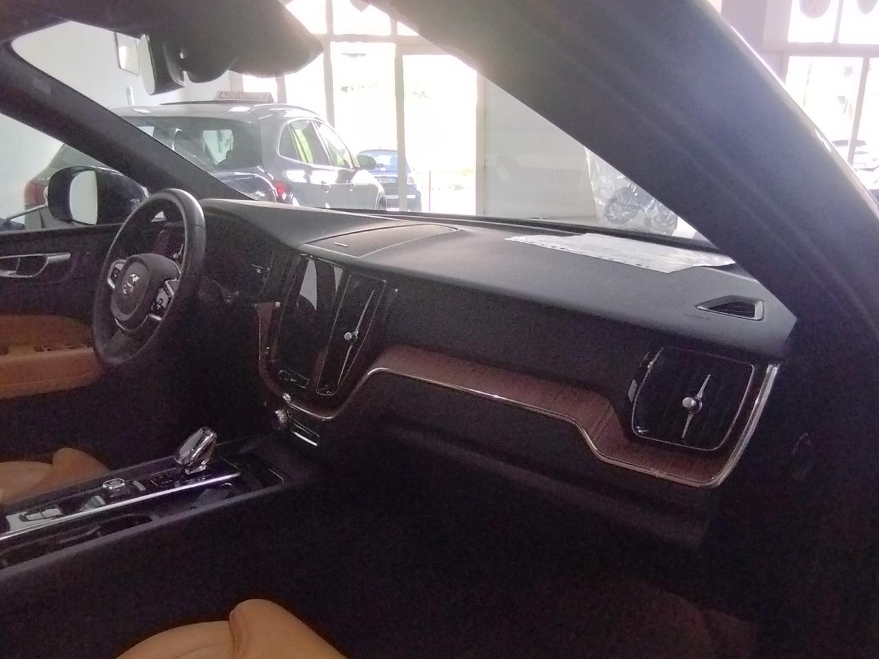 Volvo XC 60 XC60 B4 (d) automatico Plus Bright AUTOCARRO 5 POSTI