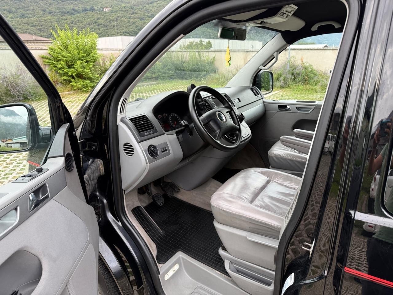 Volkswagen Multivan 2.5 TDI/174CV Highline