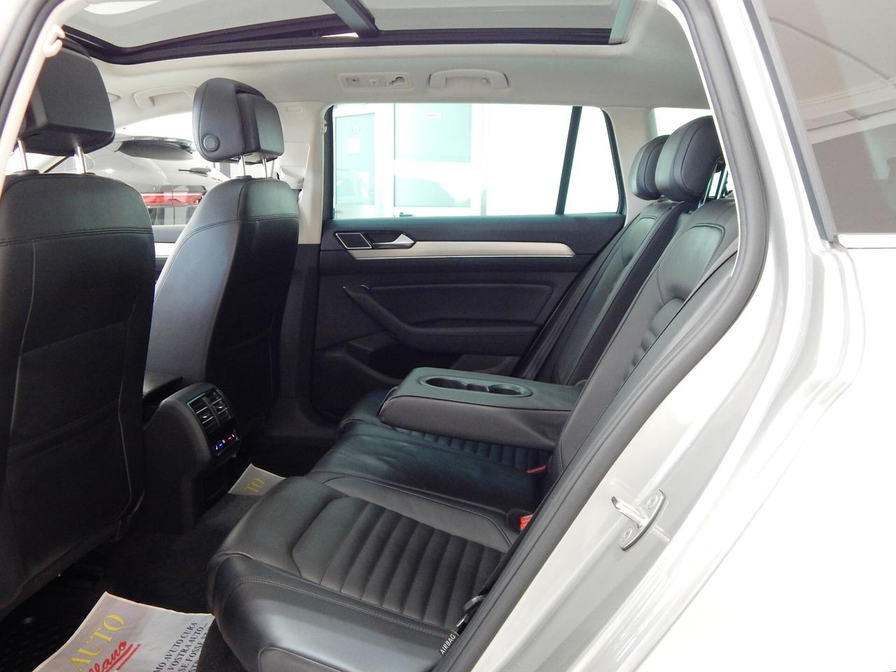 Volkswagen Passat Variant 2.0 TDI Highline 4motion 190cv DSG TETTO-NAVI-PELLE-LED