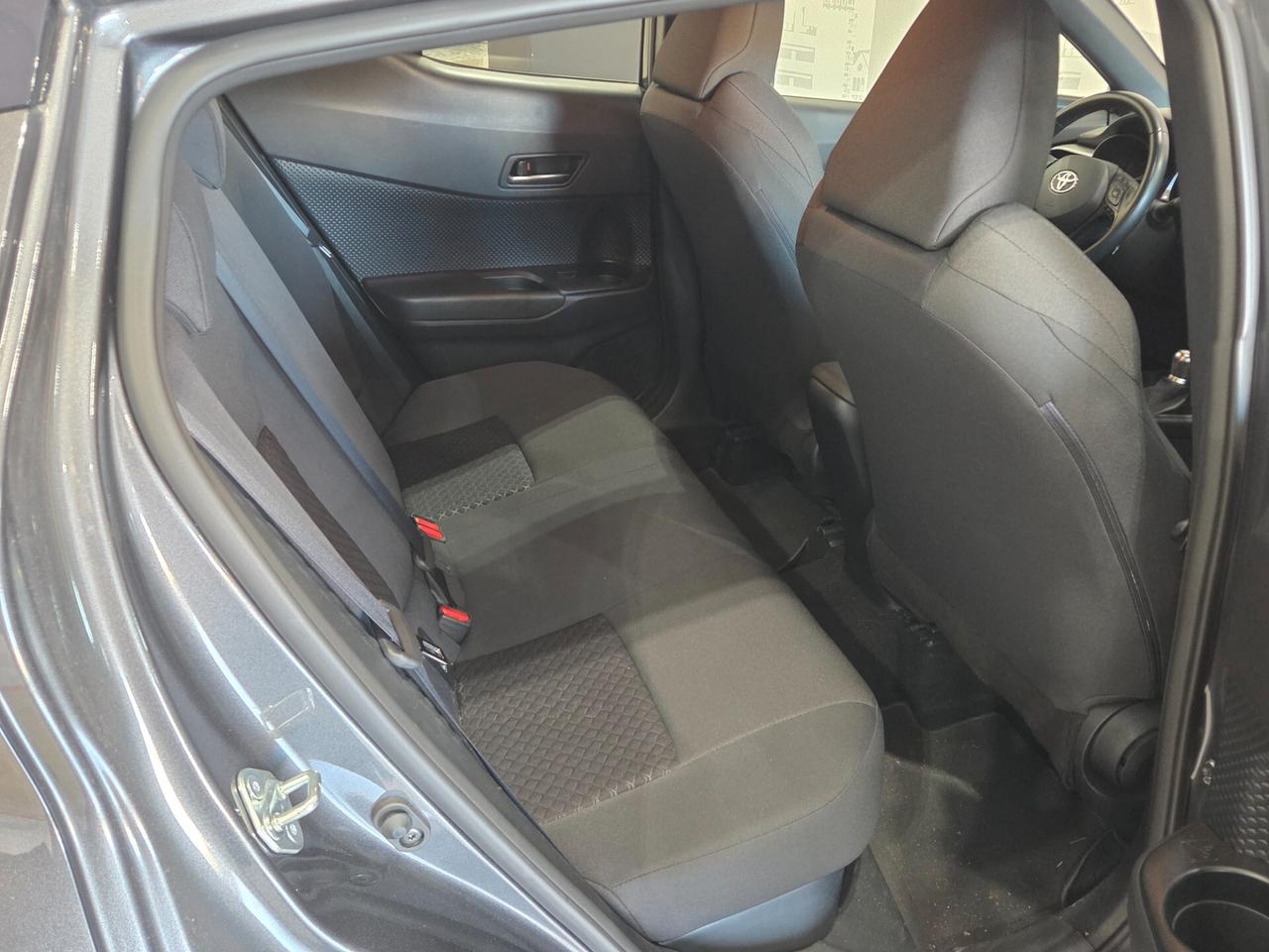 Toyota C-HR 1.8 Hybrid E-CVT Business