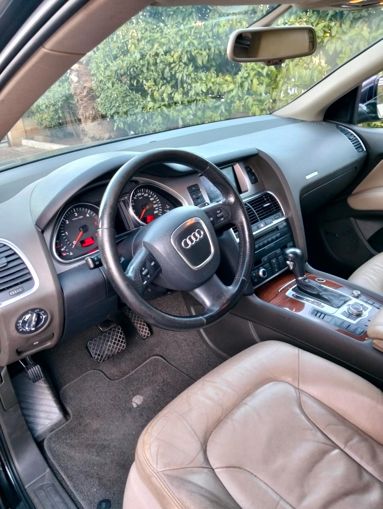 Audi Q7 3.0 V6 TDI 233CV quattro tiptronic