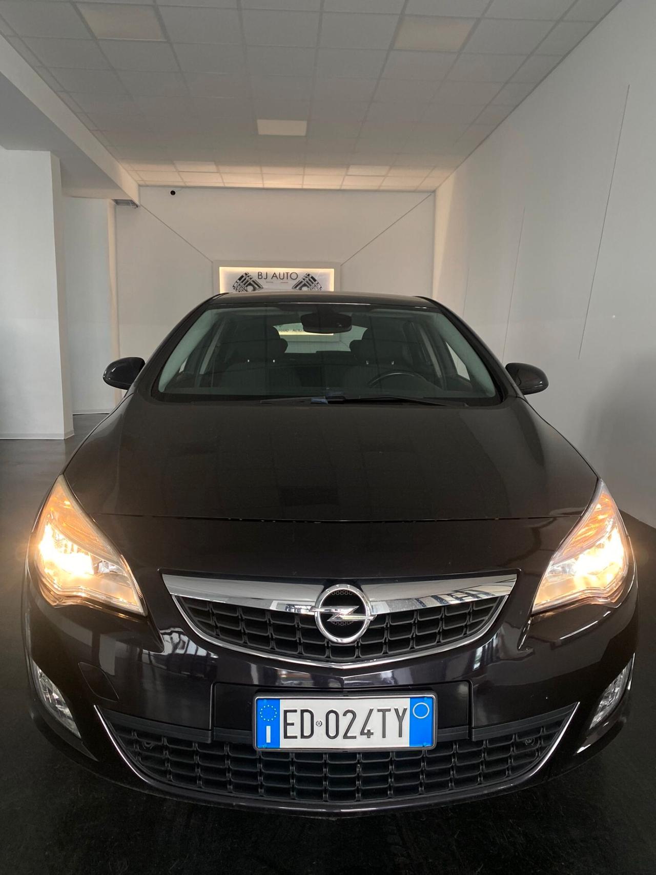 Opel Astra 1.6 16V VVT Station Wagon Cosmo