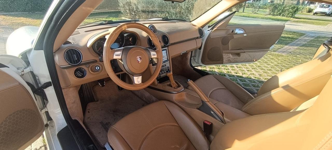 Porsche Cayman 2.7