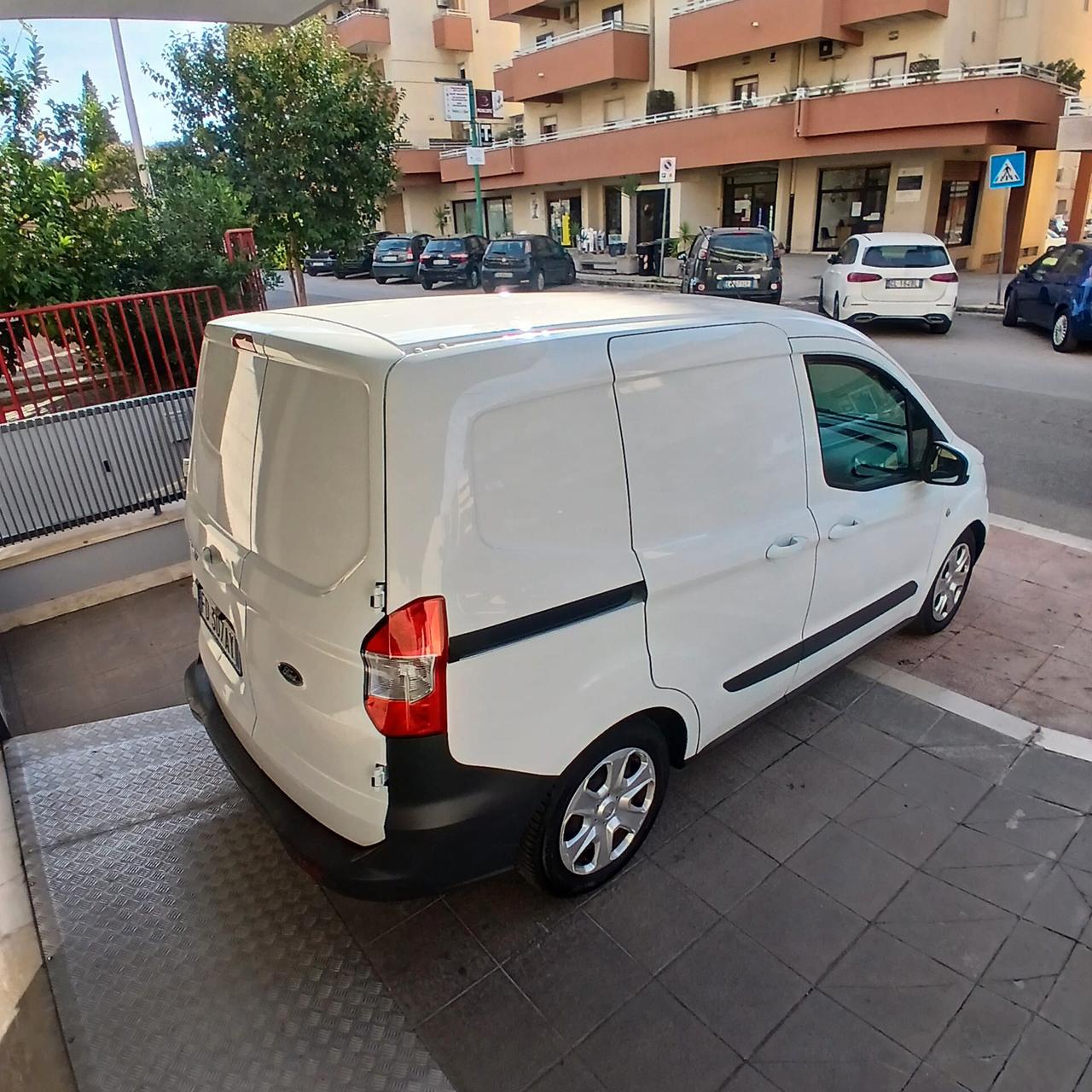 Ford transit courier