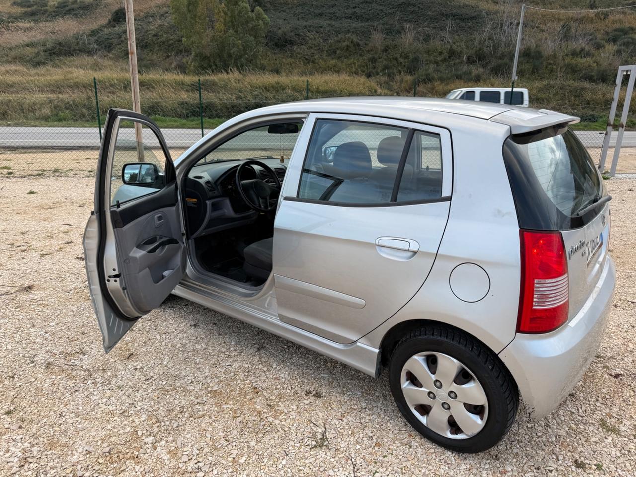 Kia Picanto 1.0 benzina