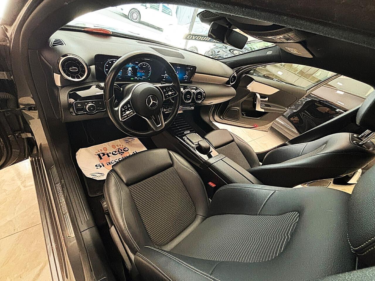 Mercedes A 250e Sport ** PARI AL NUOVO**