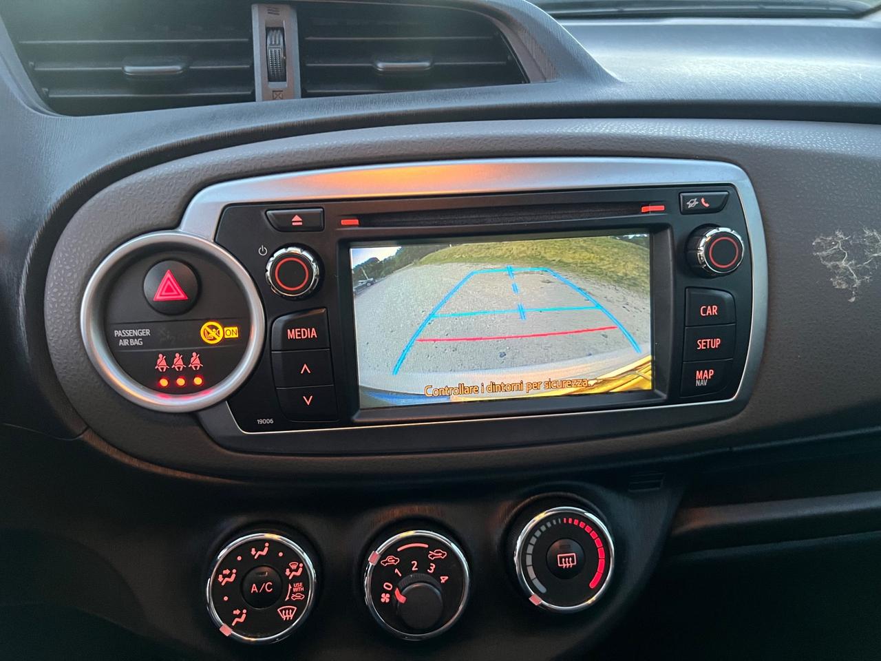 Toyota Yaris 1.0 5 porte Active Permute Rate Garanzia