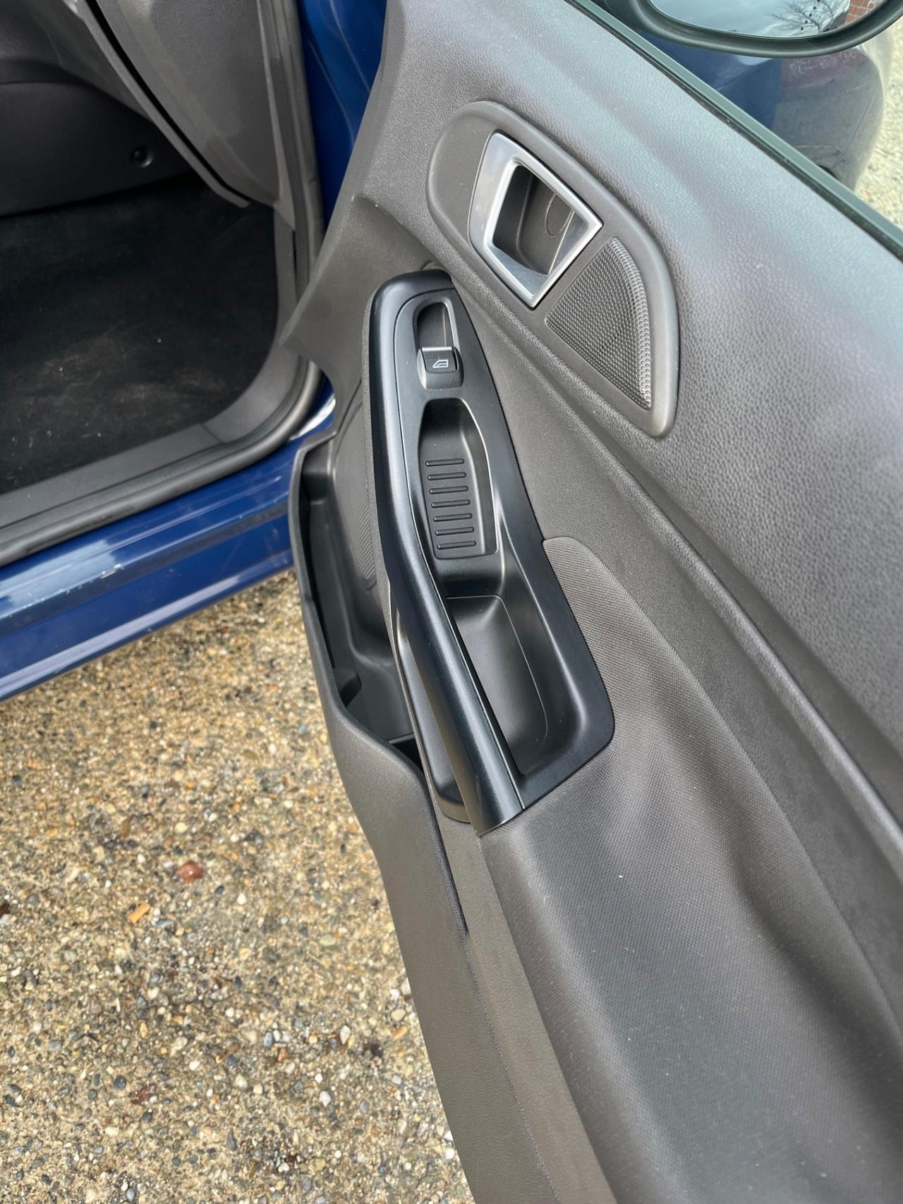 Ford Fiesta 1.4 5p. Bz.- GPL Titanium