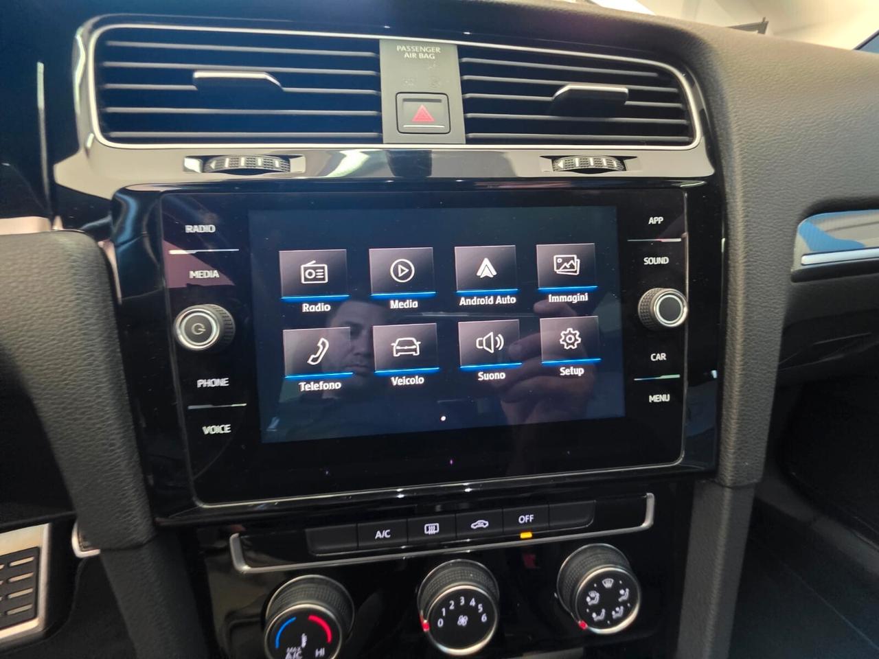 Volkswagen Golf 7.5 R-Line 1.6tdi VIRTUAL FARI LED