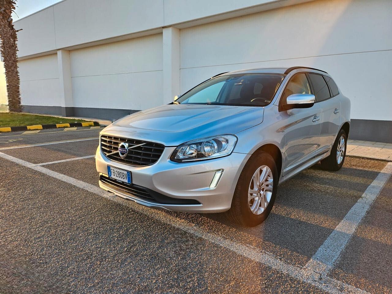 Volvo XC 60 D3 Geartronic Momentum navi AUTOCARRO