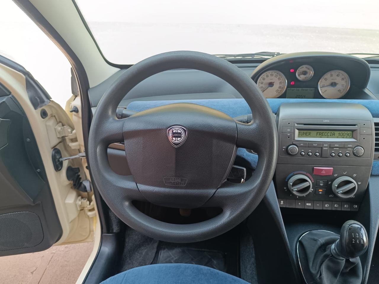 Lancia Ypsilon 1.2 Argento