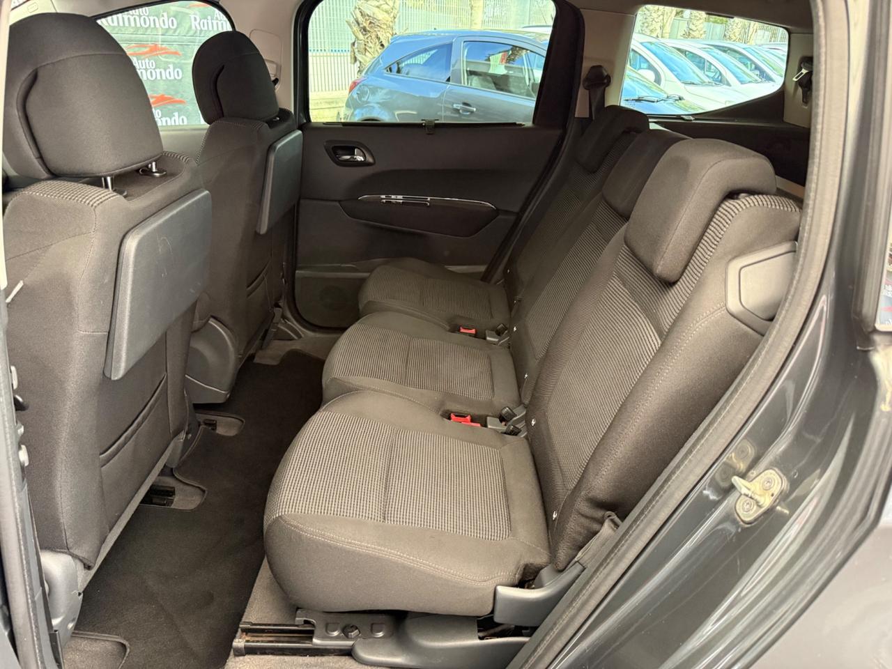 Peugeot 5008 1.6 HDi 112CV Posti 7 automatica