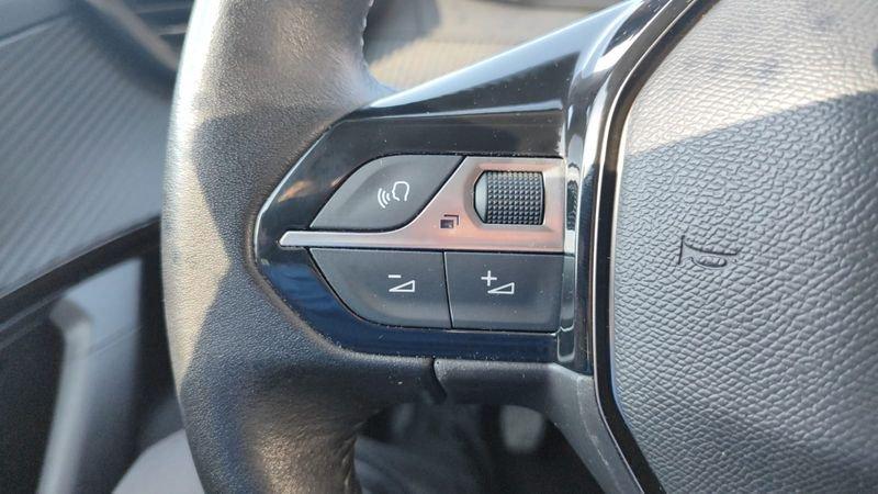 Peugeot 2008 PureTech 100 S&S Active Pack
