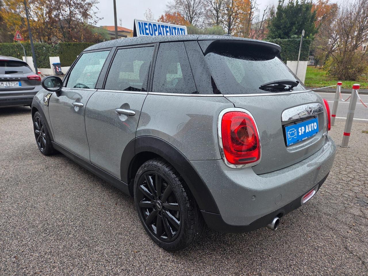 Mini Cooper 5 porte NEOPATENTATI - 2014