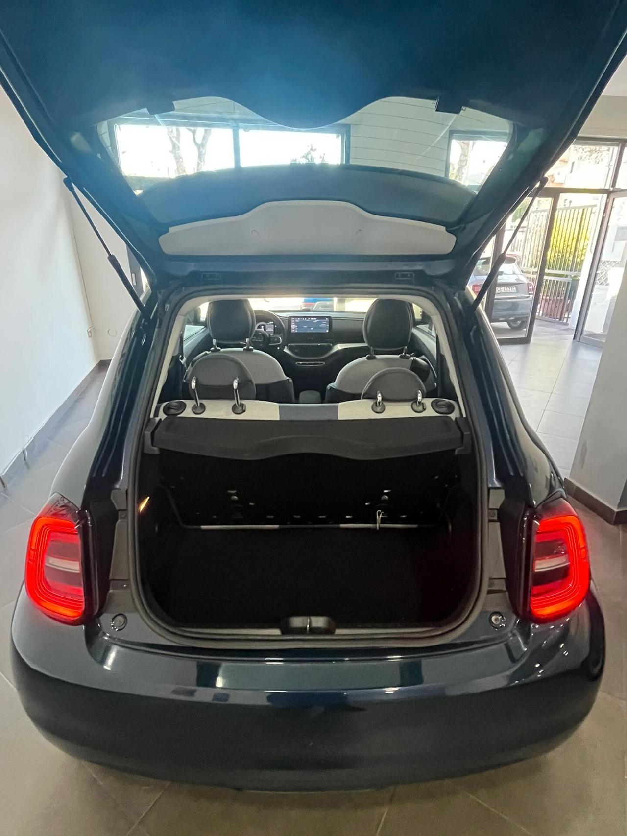 Fiat 500 500e Berlina 42 kWh Icon