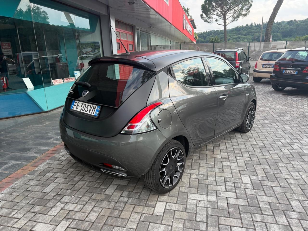Lancia Ypsilon 1.2 S Momodesig E6 - PERFETTA