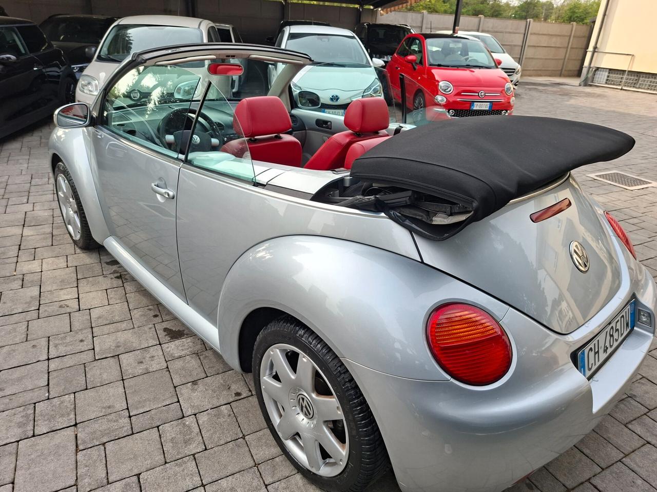 Volkswagen New Beetle 2.0 Cabrio tagliandata INTERESSE STORICO