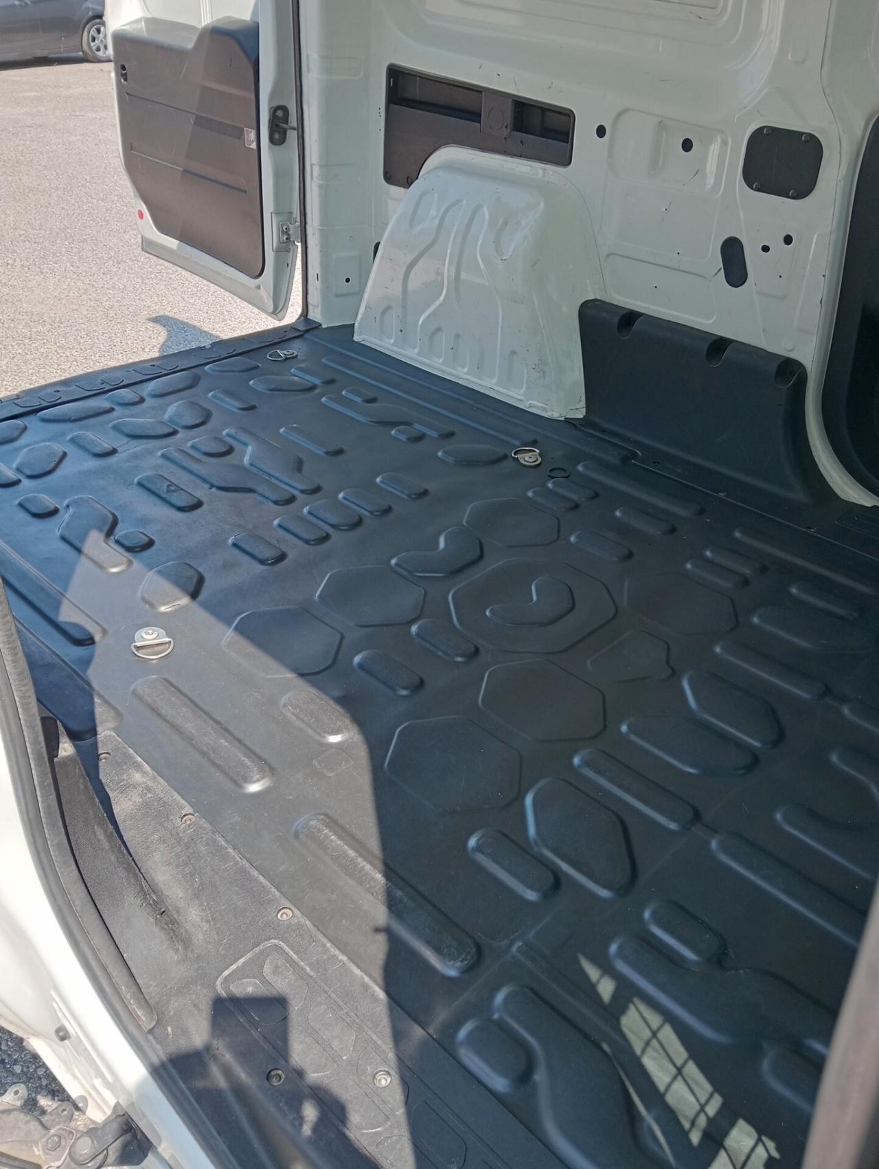 Fiat Doblò 1.3MJET PL-TN Cargo Maxi Lamierato SX
