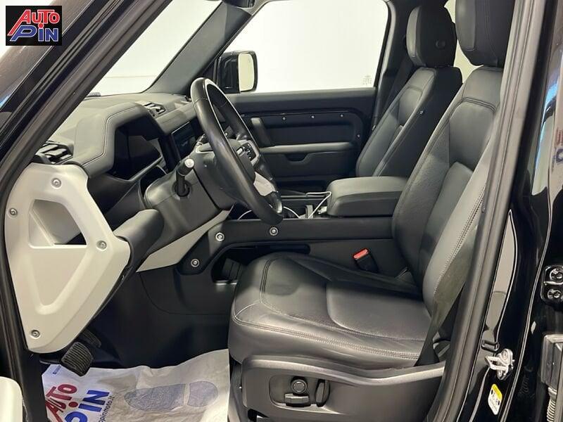 Land Rover Defender 3.0D I6 200 110 SE AWD auto.