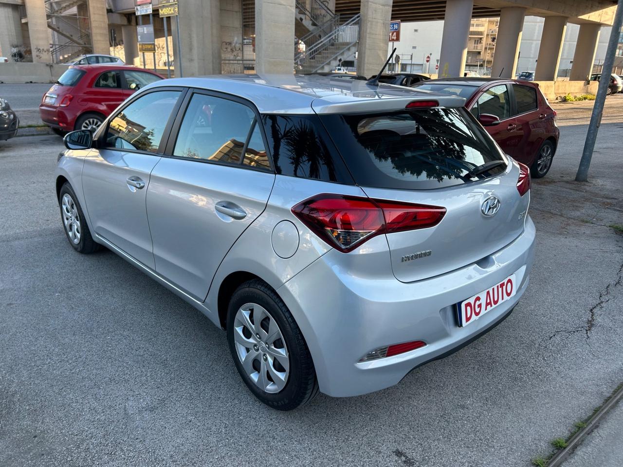 Hyundai i20 1.2 benzina 84 CV 2017