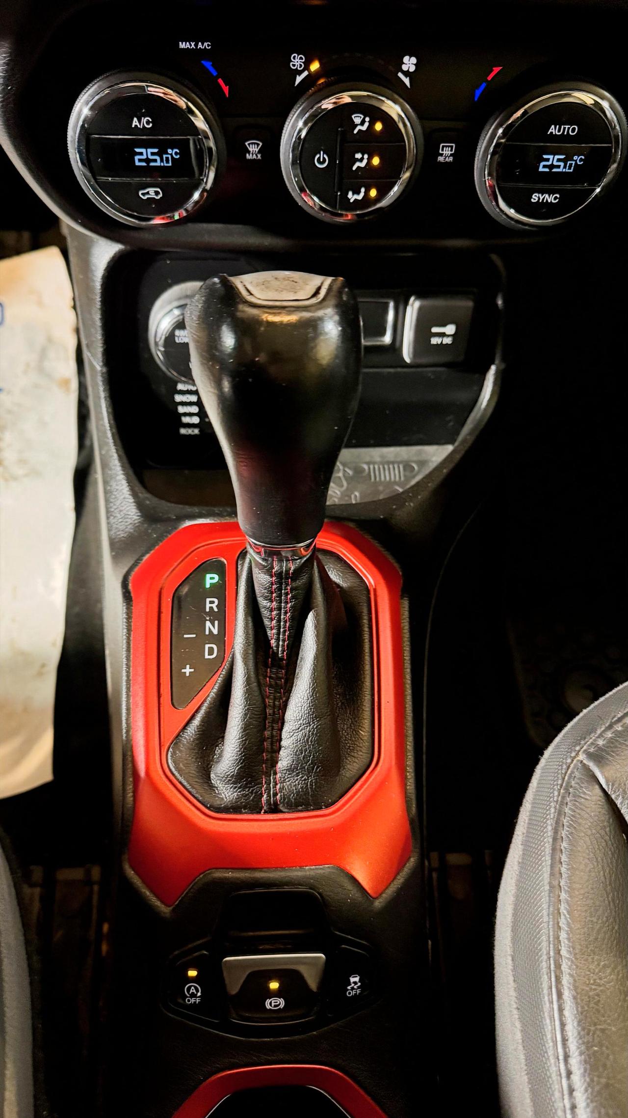 Jeep Renegade 2.0 mjt Trailhawk 4wd 170cv auto Gancio Traino