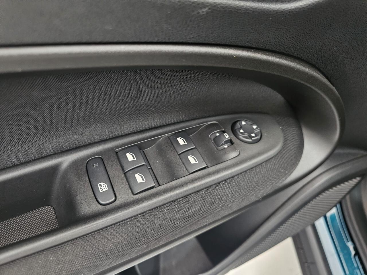 NUOVA FIAT 600 LOUNGE EDITION 1.2 MILD-HYBRID 101CV DCT AUTOMATIC