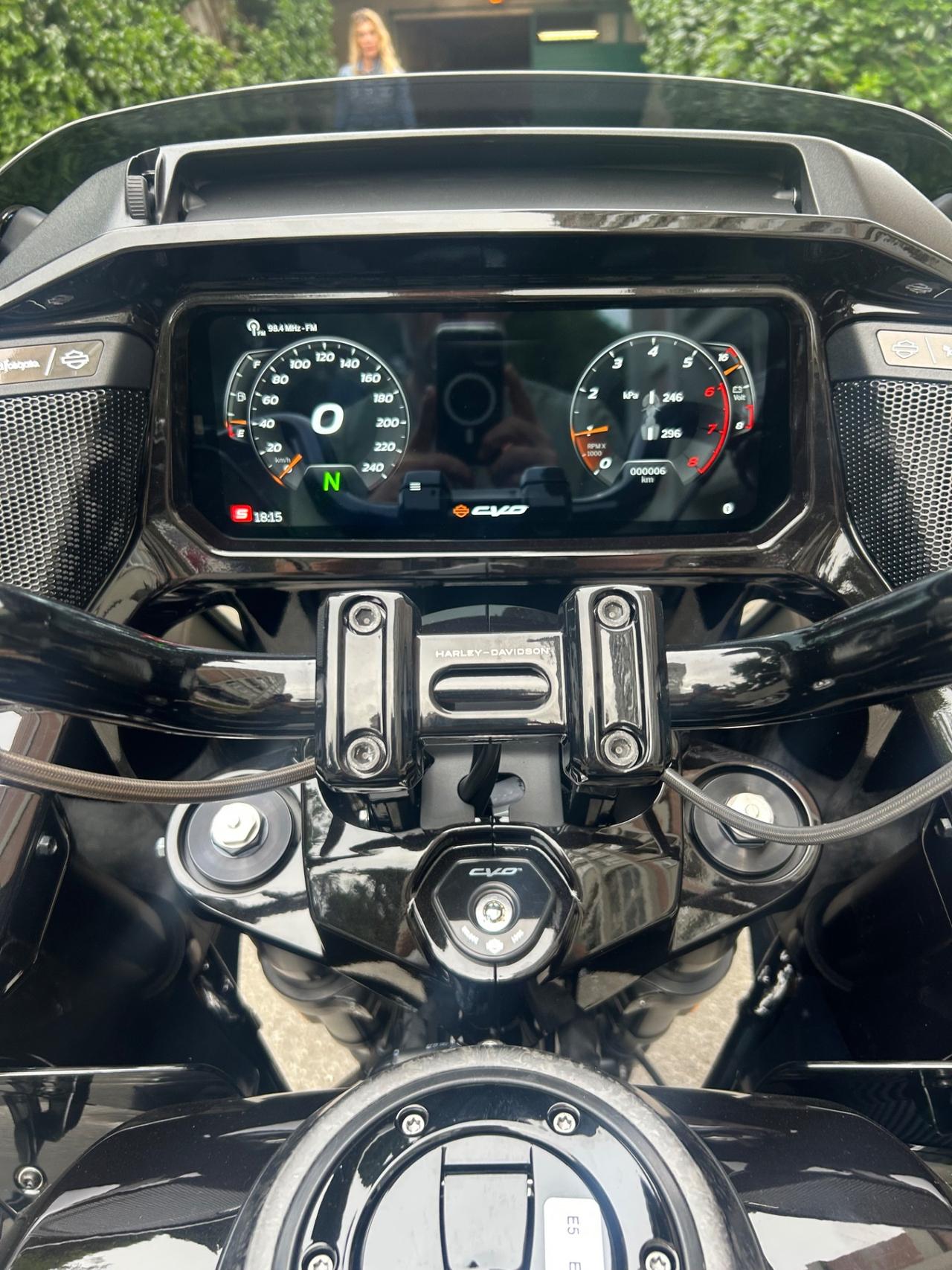 Harley-davidson CVO Road Glide Road Gilde cvo st