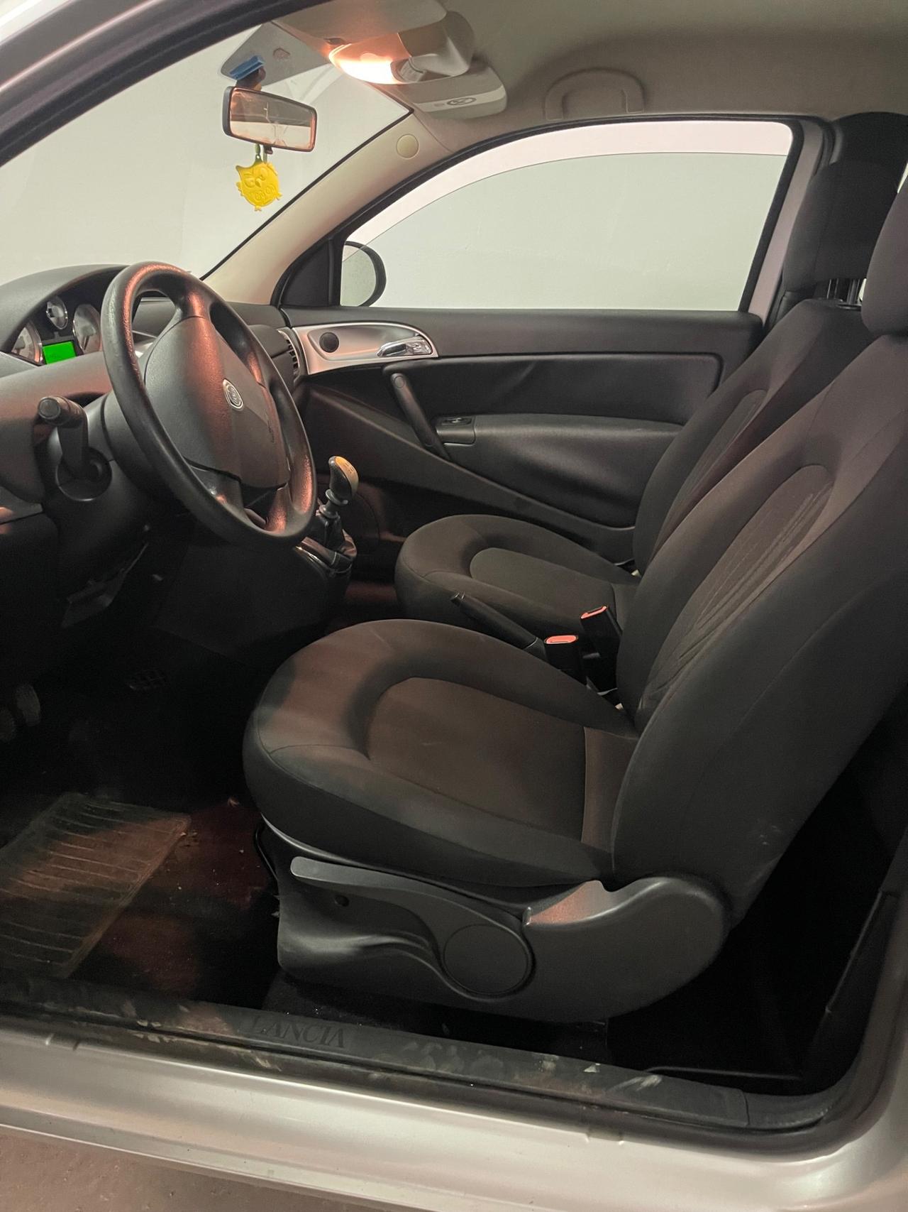 Lancia Ypsilon 1.2 69 CV 5 porte S&S Platinum