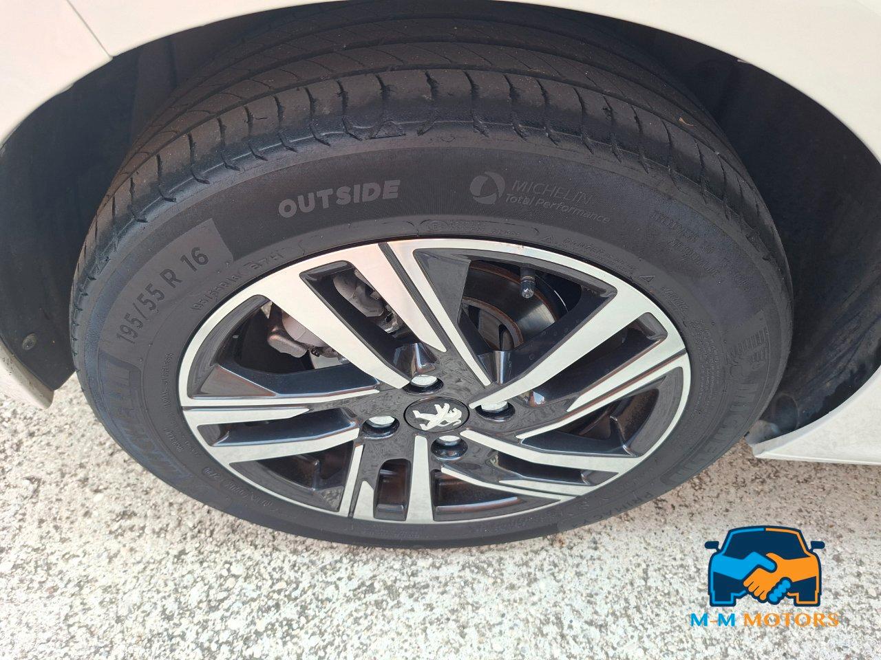 Peugeot 208 5 Porte 208 1.5 bluehdi Allure unico proprietario