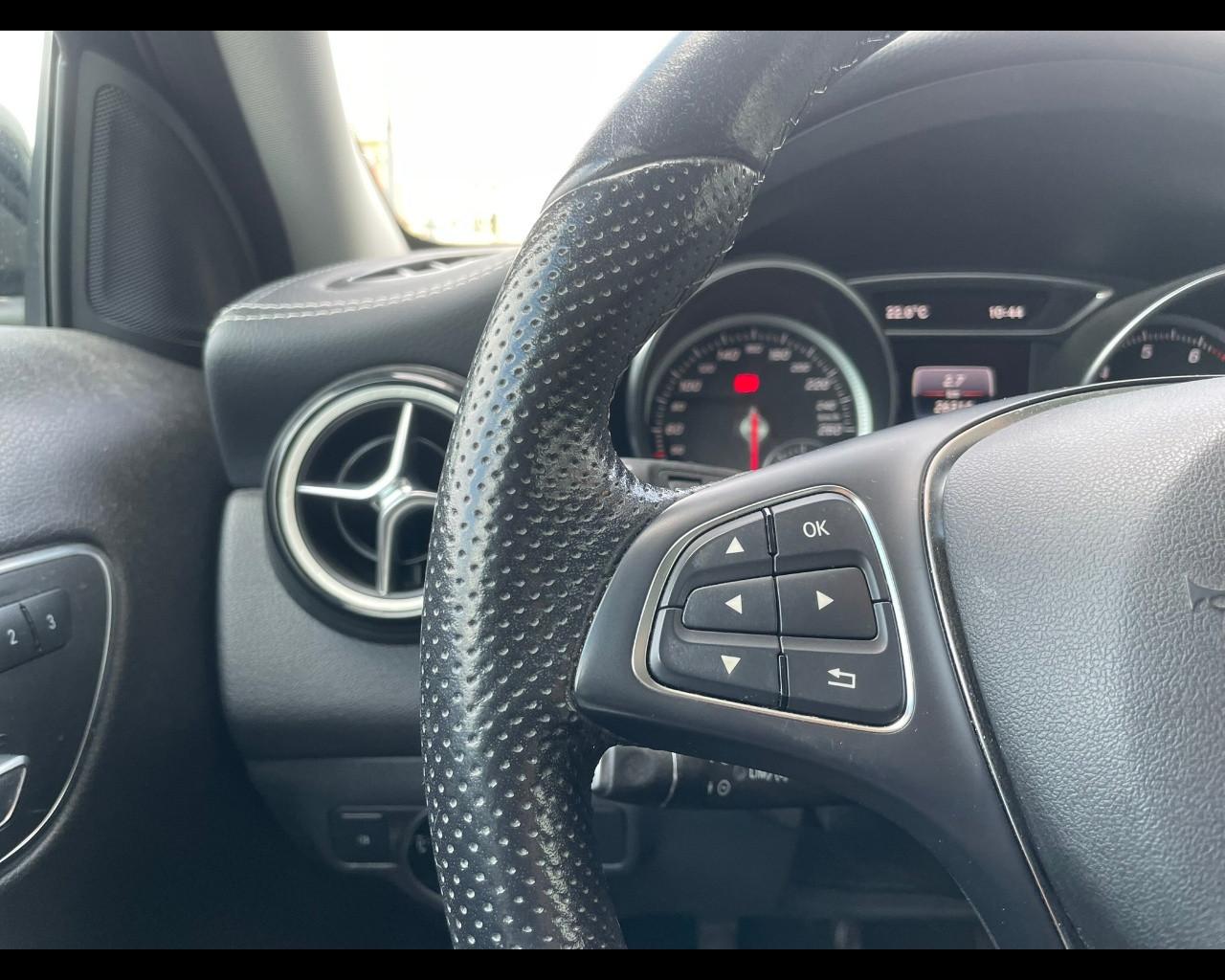 Mercedes-Benz GLA (X156) - GLA 180 Premium