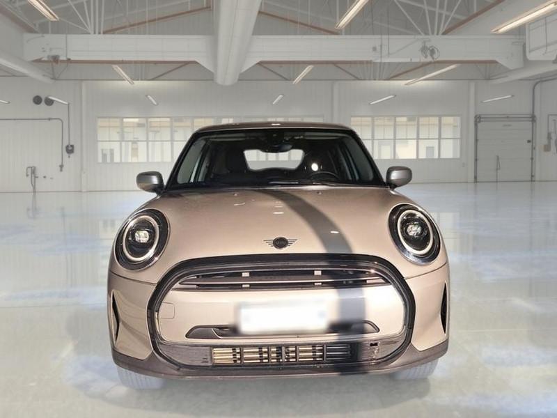 MINI COOPER ESSENTIAL AUTO 5 PORTE BERLINA