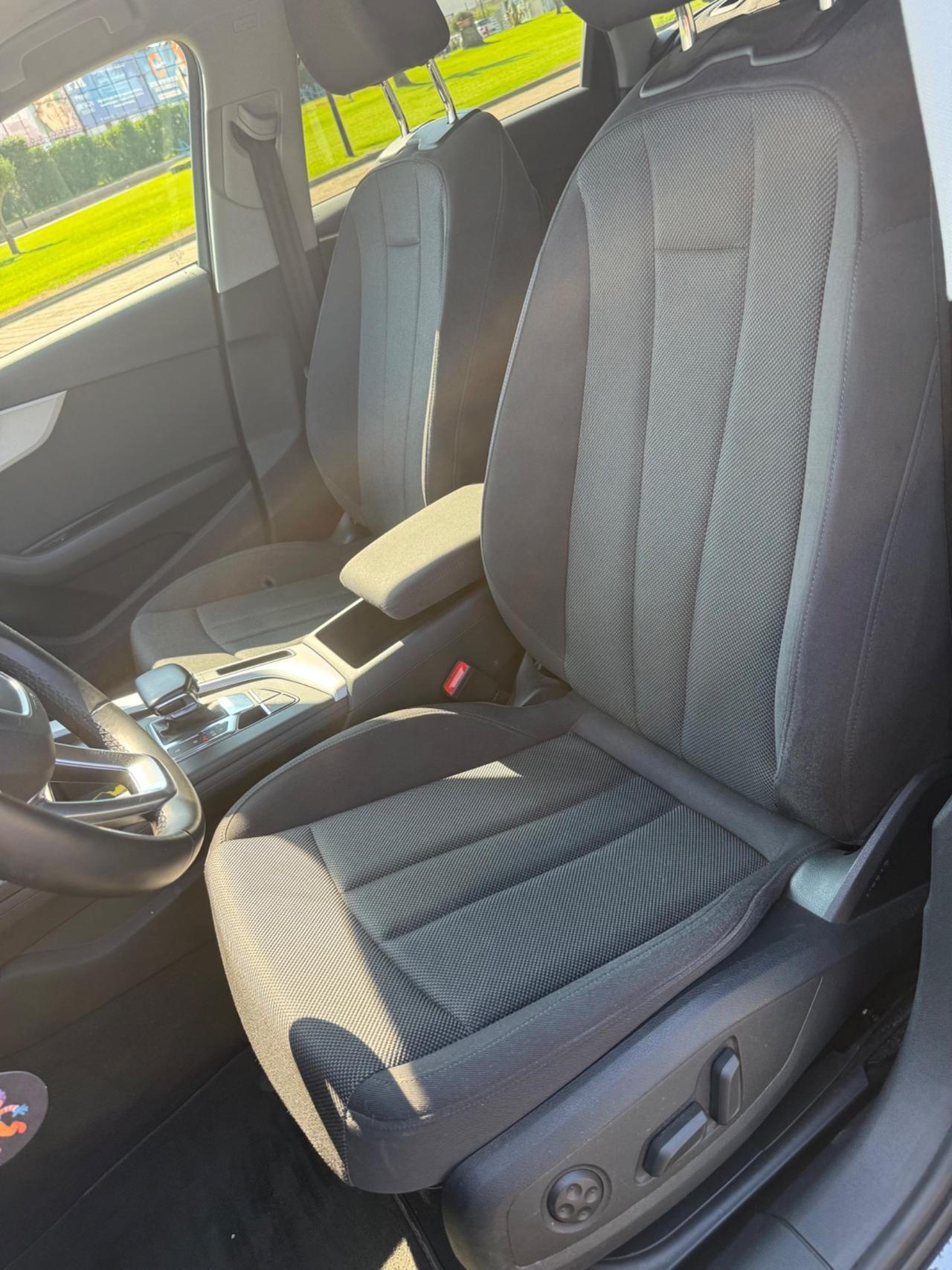 Audi A4 Avant 35 TDI/163 CV - MATRIX - COCKPIT