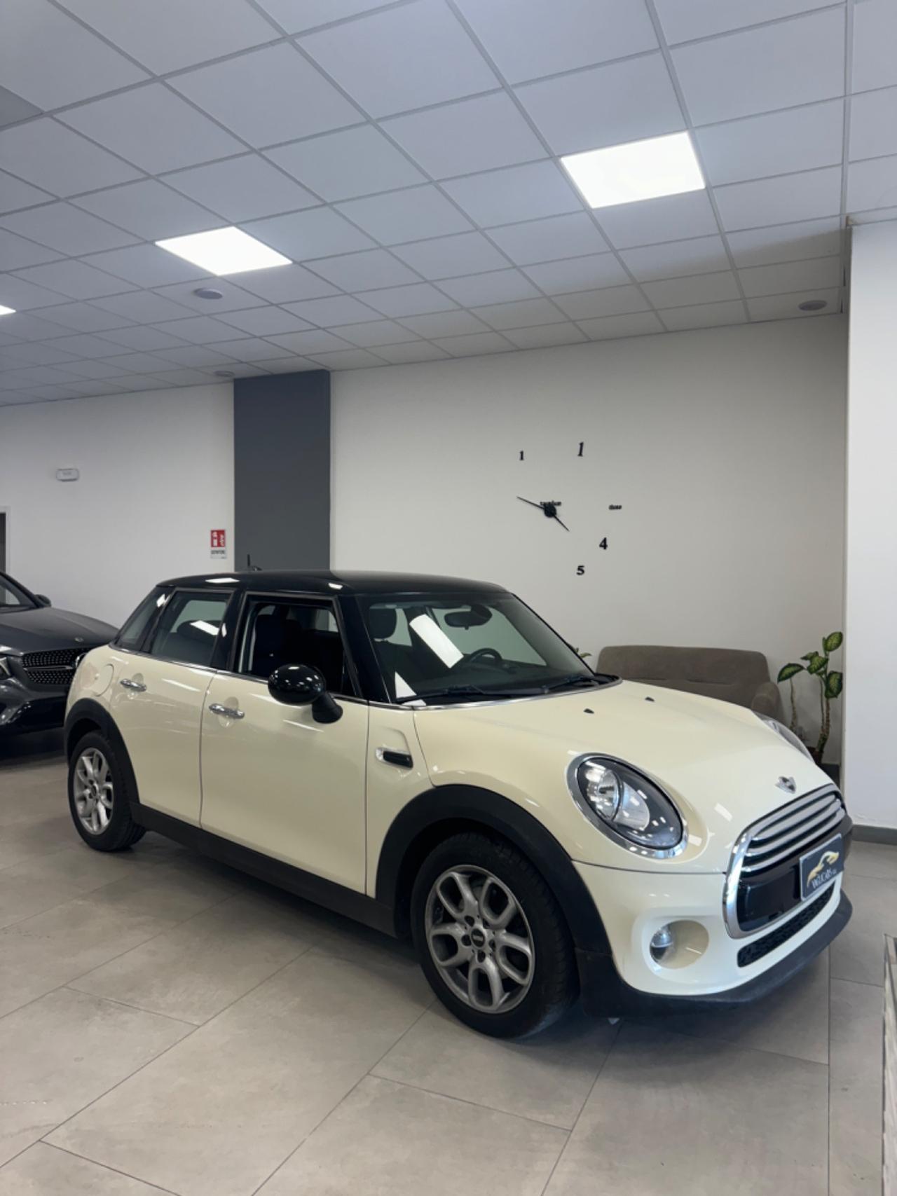 Mini Mini 1.5 Cooper D Business 5 porte