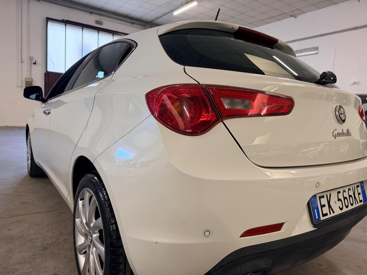 Alfa Romeo Giulietta 1.6 JTDm-2 105 CV Distinctive