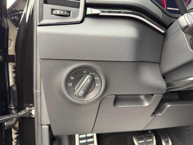 SKODA Karoq 2.0 TDI 4x4 DSG SportLine Matrix Navi ACC Camera