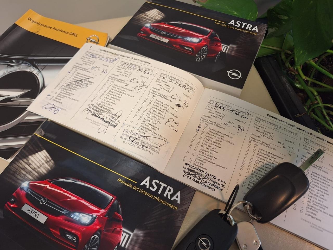 Opel Astra 1.4b. Turbo 150CV 5 porte