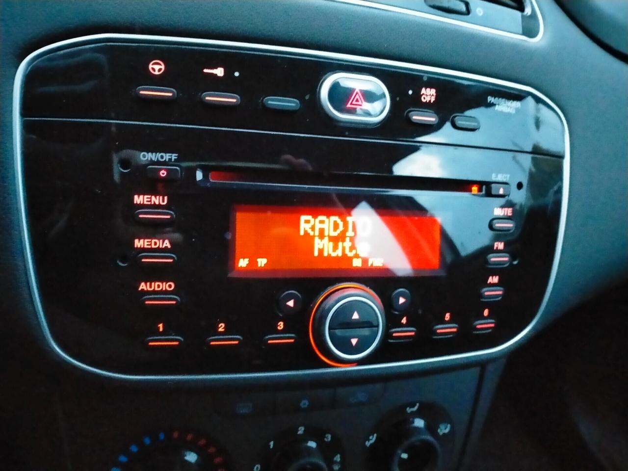 Fiat Punto 1.3 MJT 75CV LOUNGE 5P NEOPAT. UNICO PROPRIETARIO