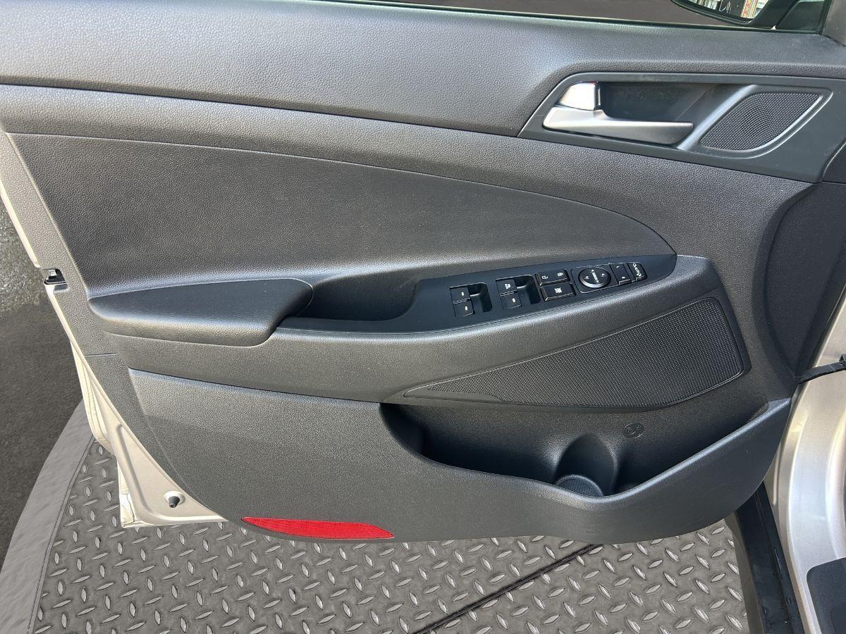 HYUNDAI - Tucson - 1.7 CRDi 116CV XPossible NAVI TELECAMERA