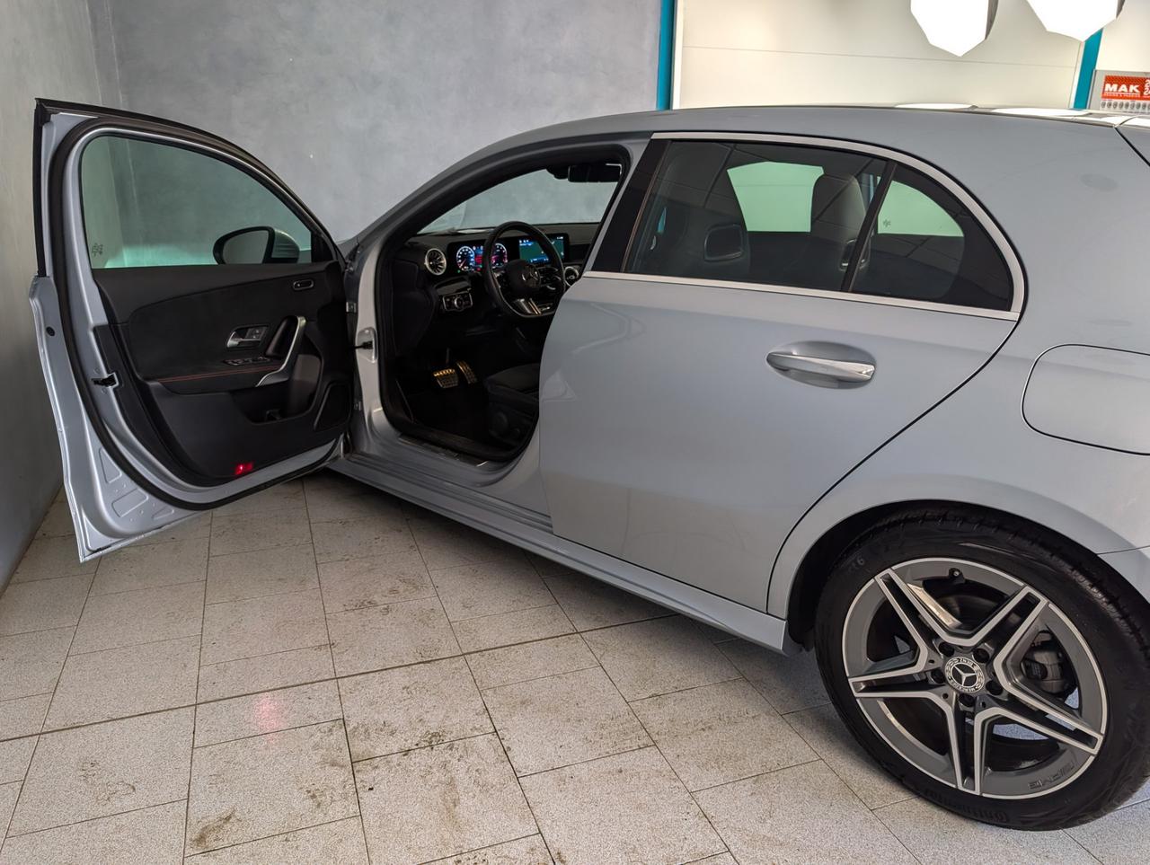 Mercedes-Benz classe a - w177 a 180 premium amg line auto 180 Automatic Premium AMG Line