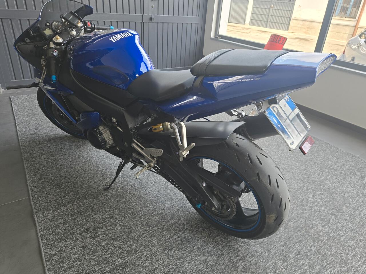 Yamaha YZF R1