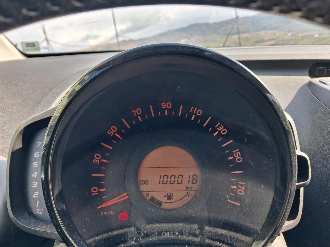 Peugeot 108 VTi 82 CV 5 porte Allure