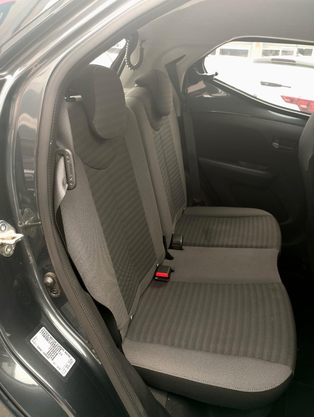 Toyota Aygo Connect 1.0 72 CV 5 porte x-play