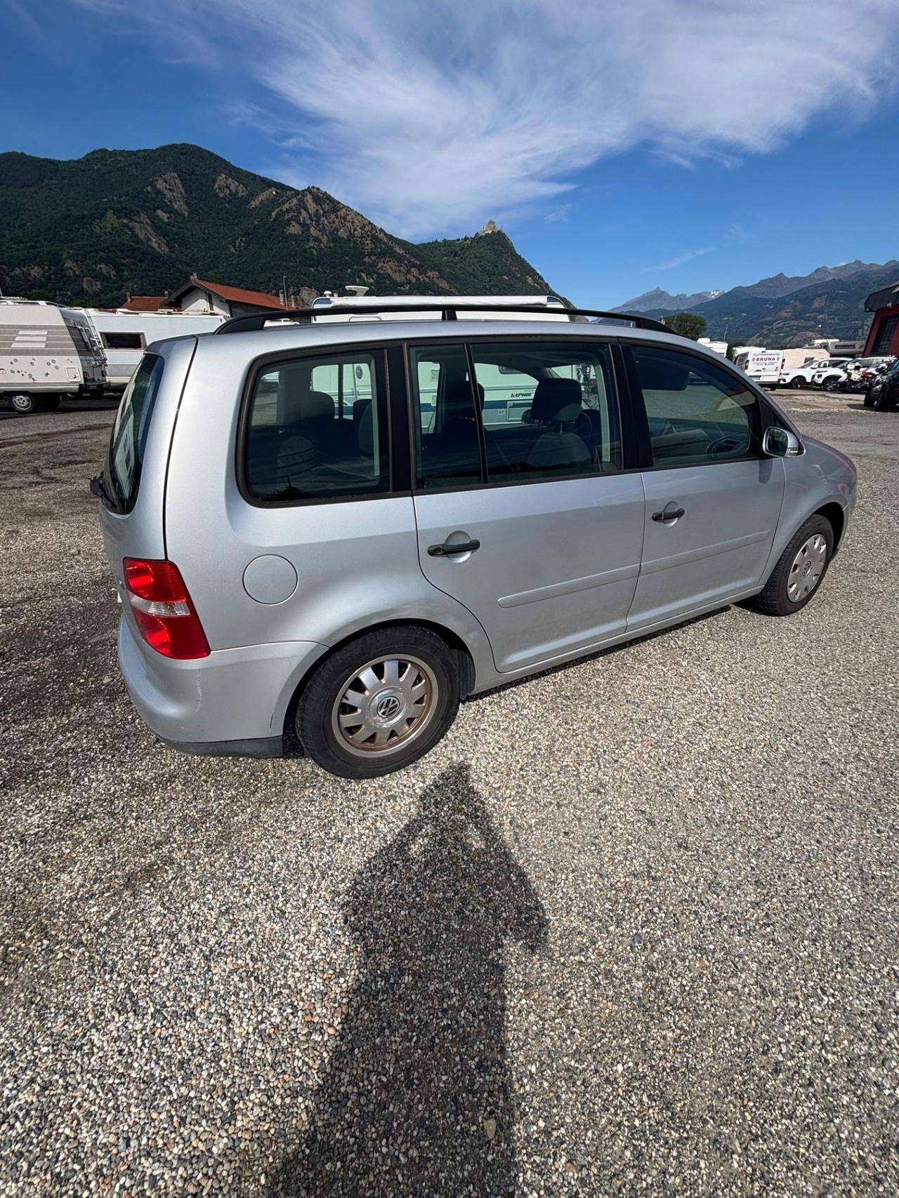TOURAN Volkswagen 7 posti del 2005 in saldo 592