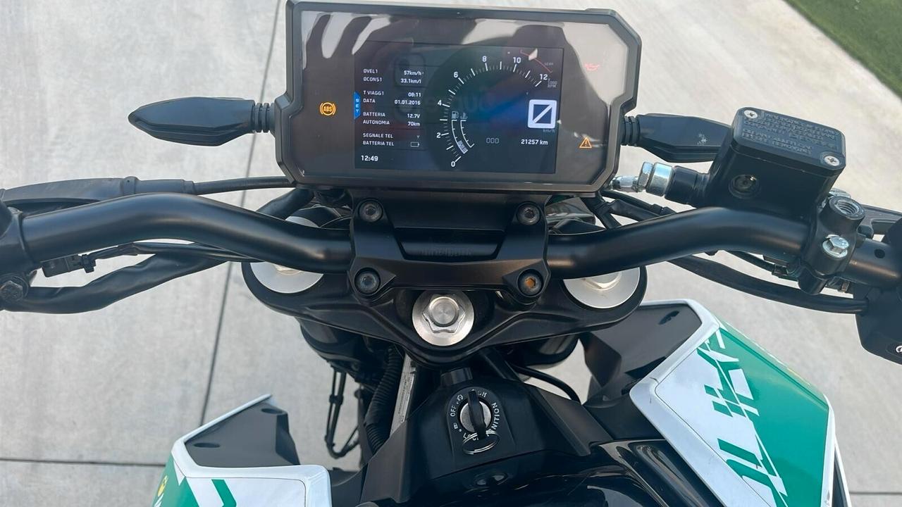 Ktm Duke 125 Grafiche Akrapovic Perfetta Anno 2017